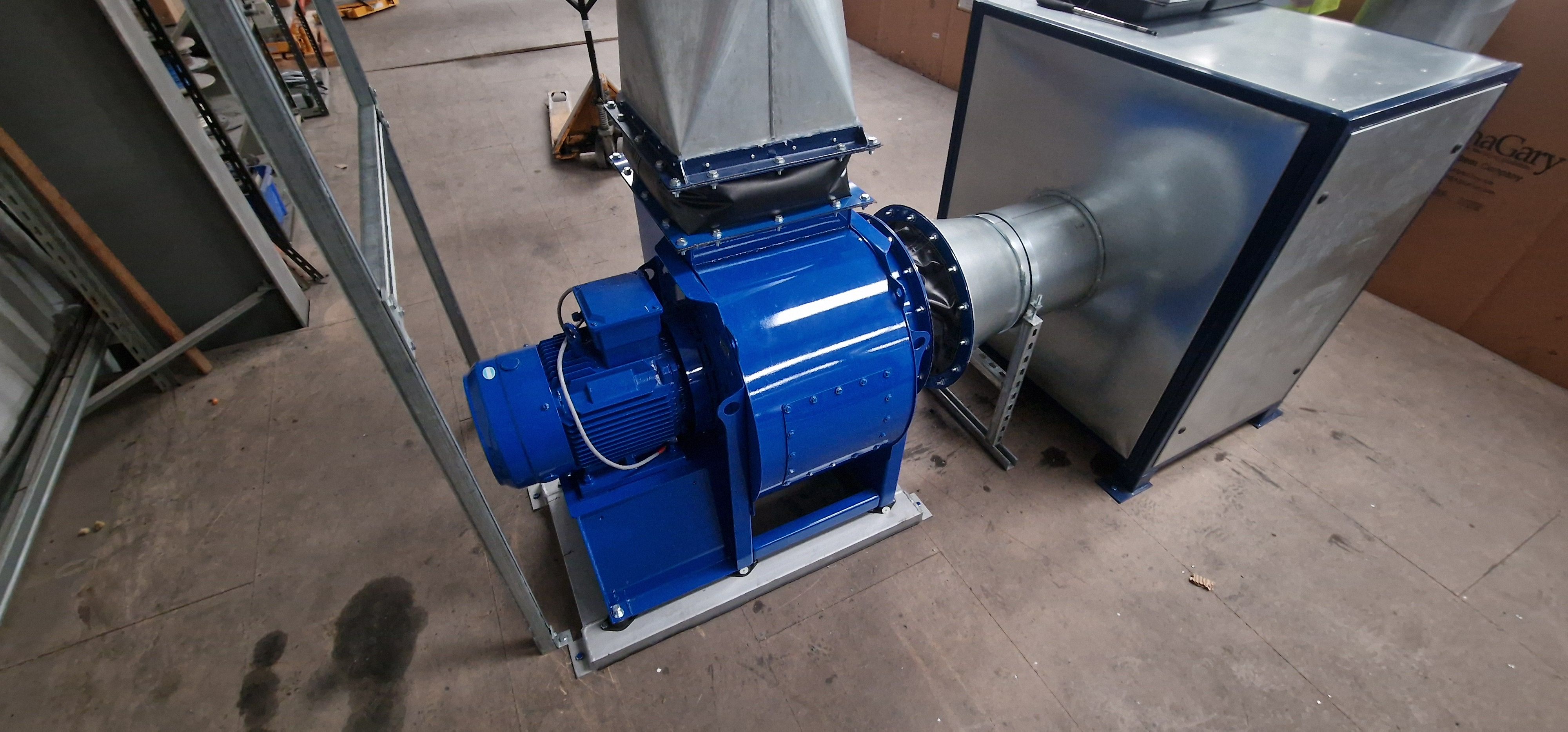 Dynamically balancing the fan Dynamically balancing the fan